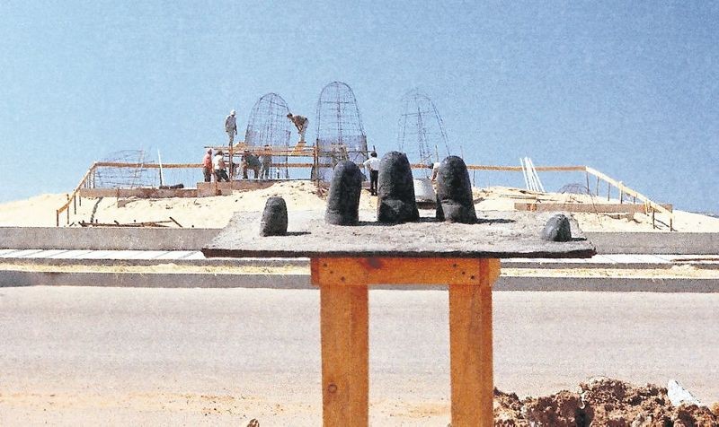 Construção do Monumento al Ahogado - Punta del Este - Uruguai