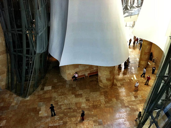 Museo-Guggenheim-Bilbao-interior