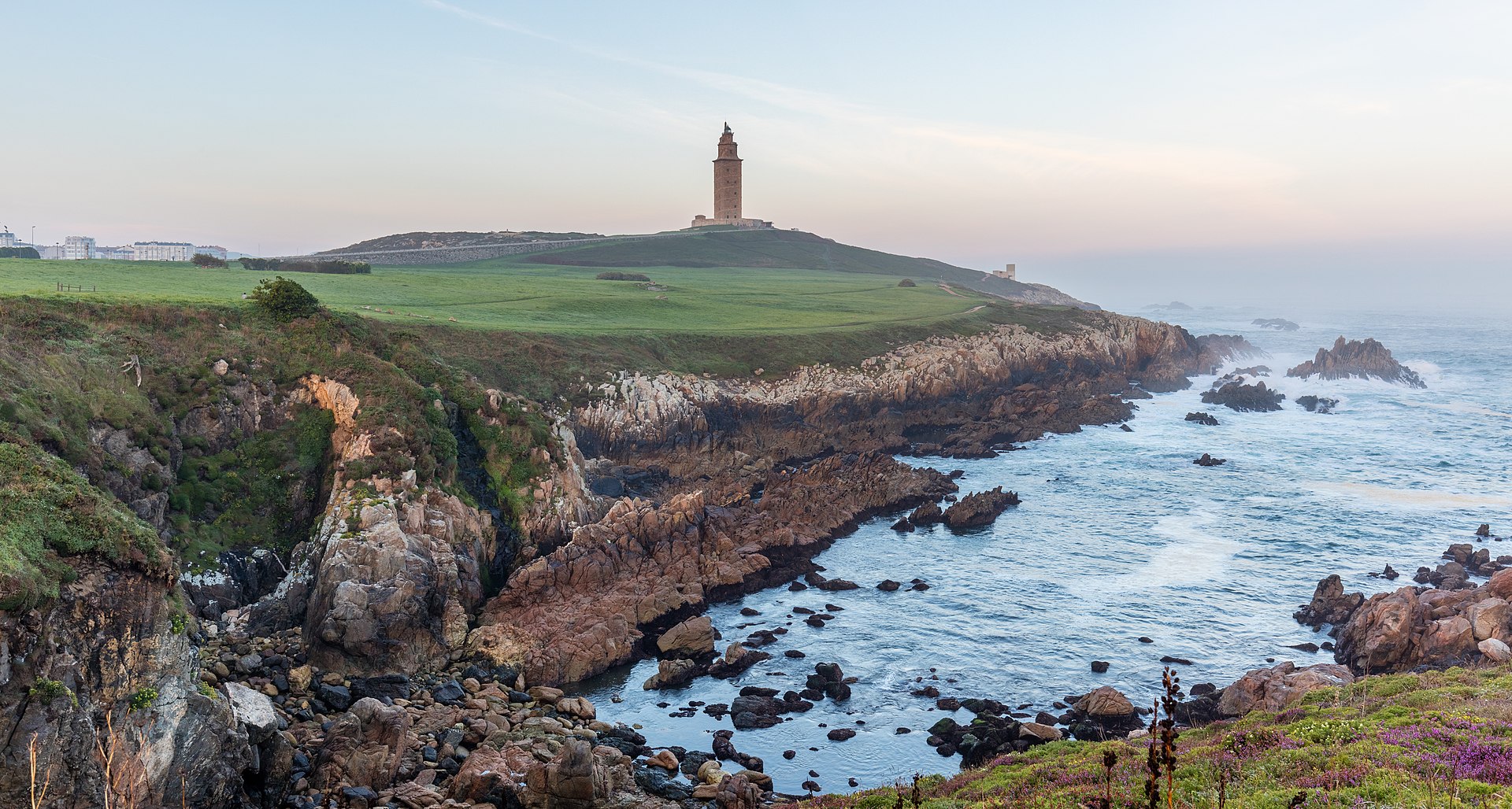 A Torre de Hércules, o símbolo de La Coruña