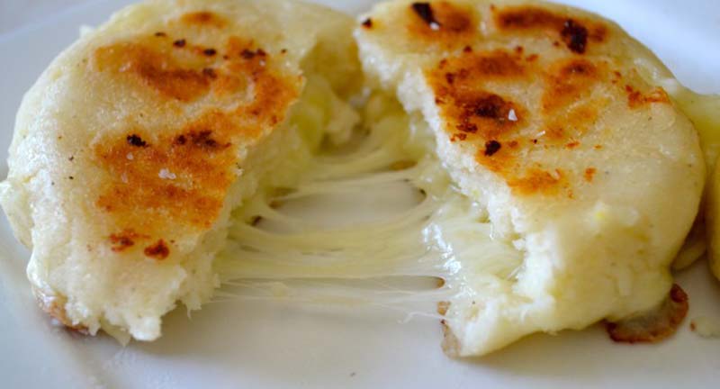 Receita de Arepa con queso: Conheça o prato do filme “Encanto”